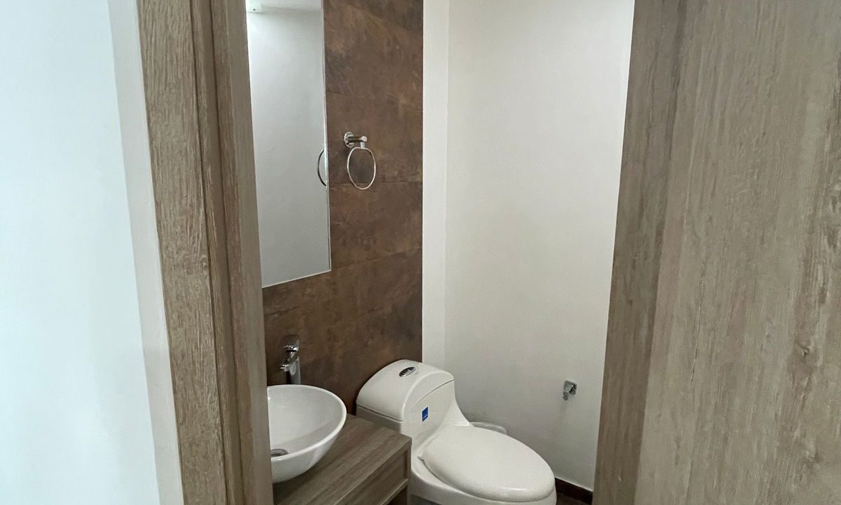 WhatsApp Image 2025-04-23 at 12.04.21 PM